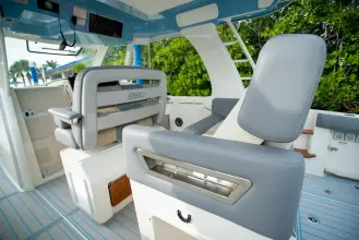 Thumbnail von Boston Whaler 350 Realm