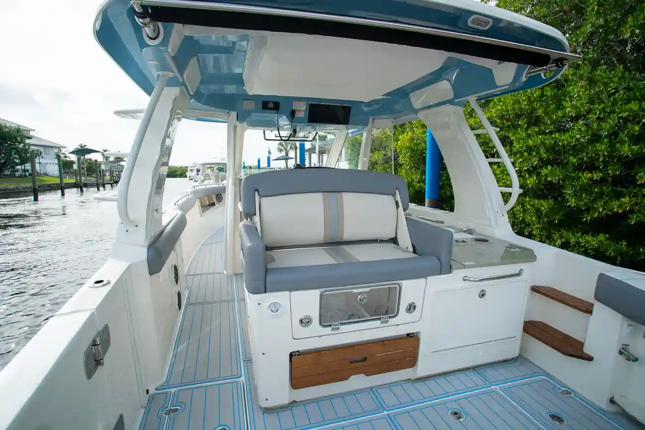 Thumbnail von Boston Whaler 350 Realm