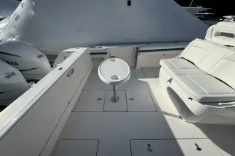 Thumbnail von Intrepid 400 Cuddy