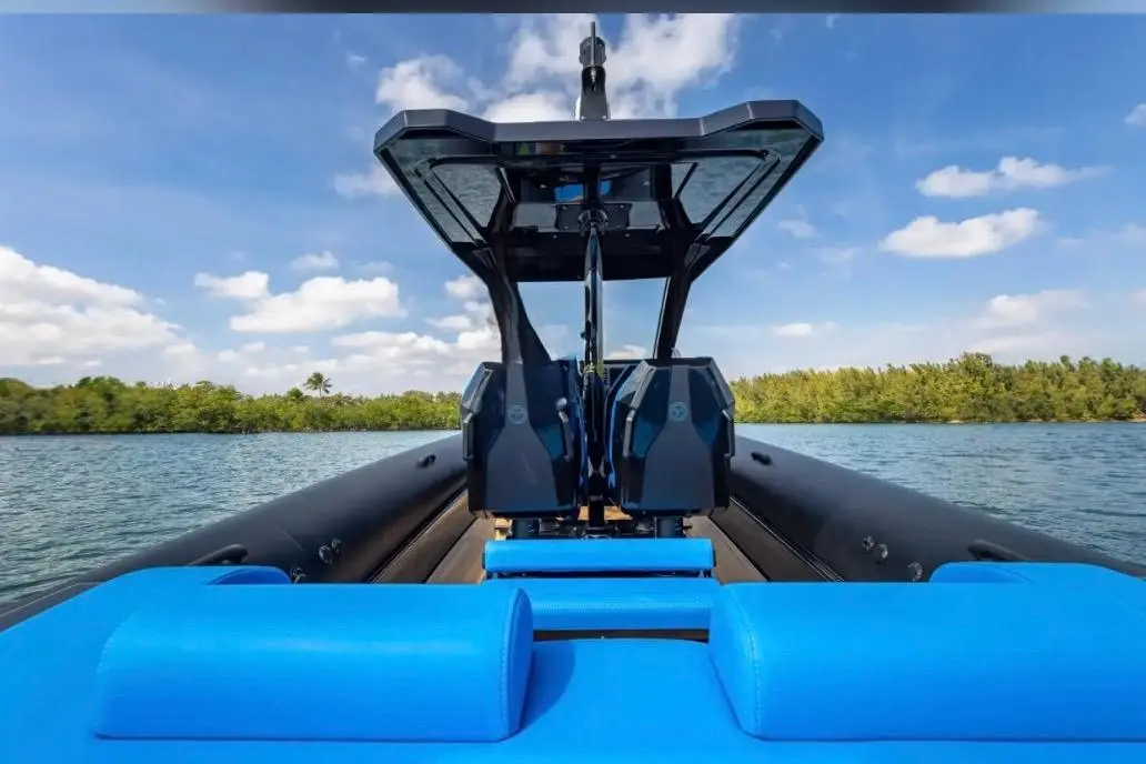 Thumbnail von Technohull 38 Grand Sport