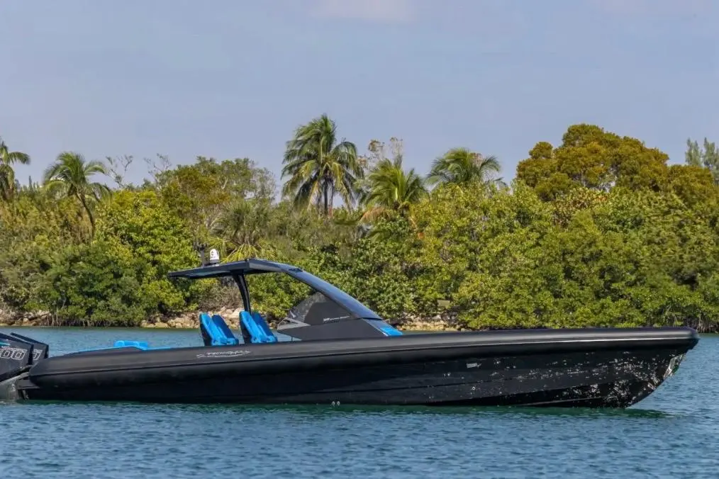 Thumbnail von Technohull 38 Grand Sport