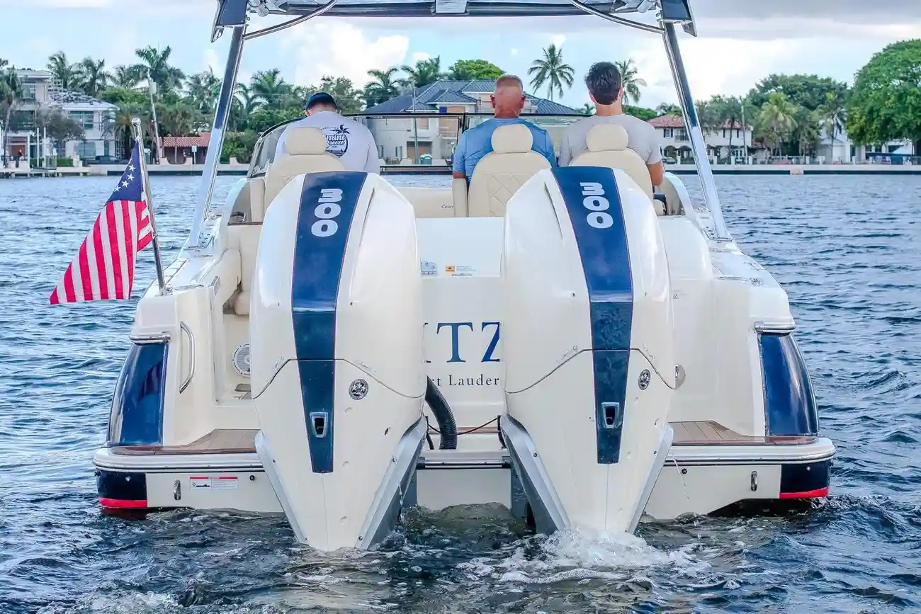 Thumbnail von Chris Craft 30 Calypso