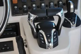 Thumbnail von Grady White Express 330