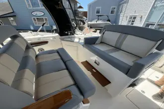 Thumbnail von Boston Whaler 350 Realm