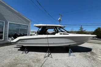 Thumbnail von Boston Whaler 350 Realm