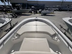 Thumbnail von Boston Whaler 190 Montauk