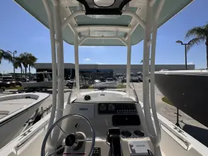 Thumbnail von Boston Whaler 210 Montauk