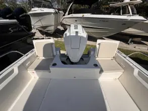 Thumbnail von Boston Whaler 210 Montauk