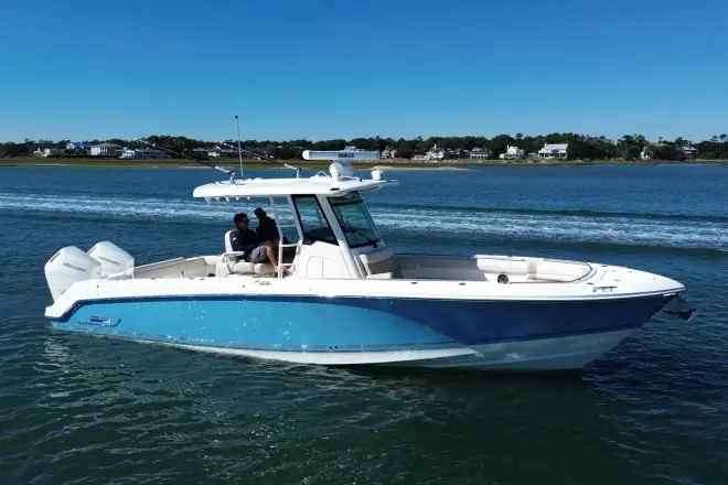 Boston Whaler 330 Outrage