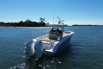 Thumbnail von Boston Whaler 330 Outrage
