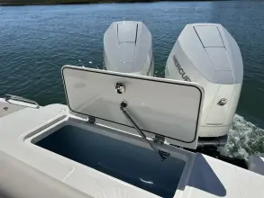 Thumbnail von Boston Whaler 330 Outrage