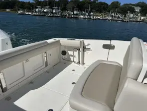 Thumbnail von Boston Whaler 330 Outrage