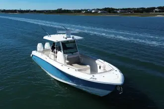 Thumbnail von Boston Whaler 330 Outrage