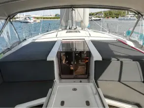 Thumbnail von Beneteau Oceanis 51.1