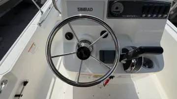 Thumbnail von Boston Whaler 170 Montauk
