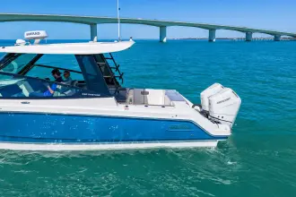 Thumbnail von Boston Whaler 330 Vantage