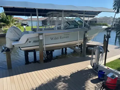 Boston Whaler 270 Vantage