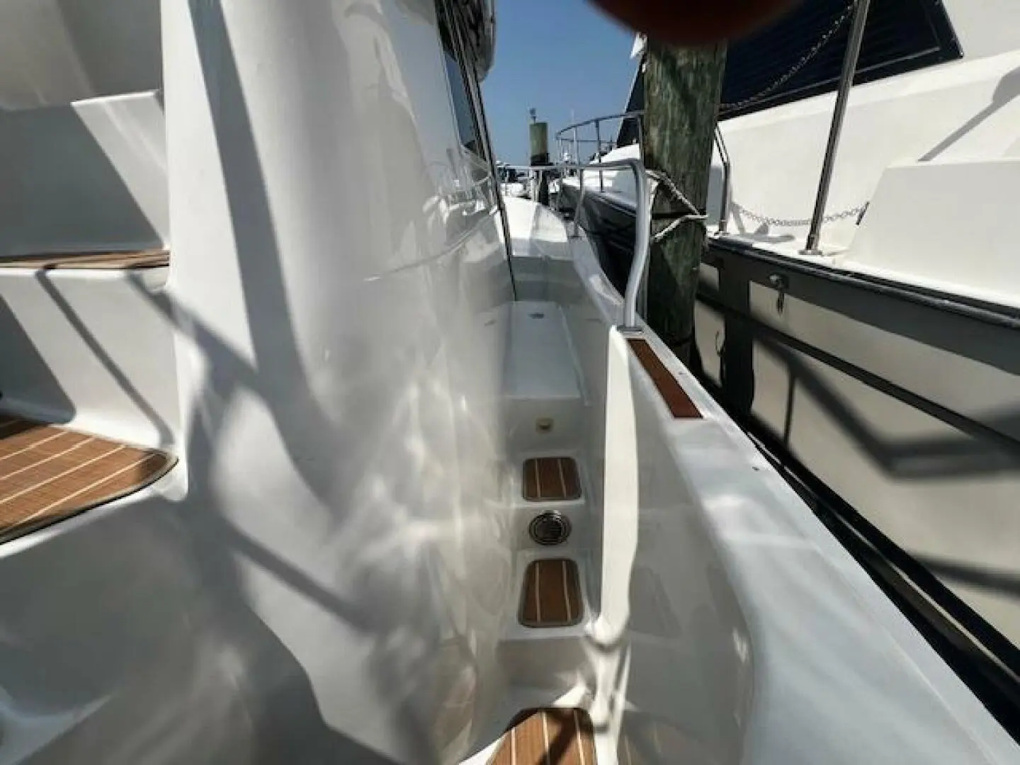 Thumbnail von Mainship 390 Donary