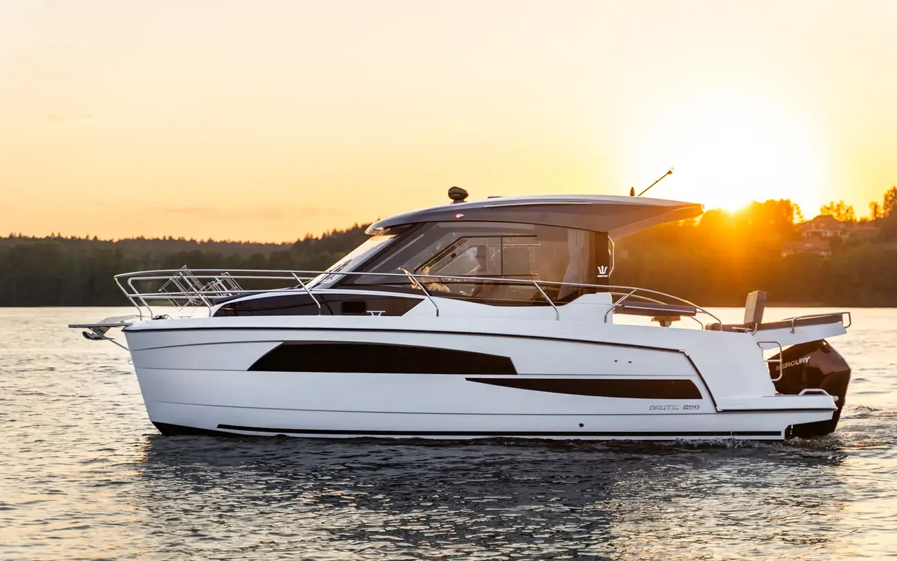 Nautic Yachts 880