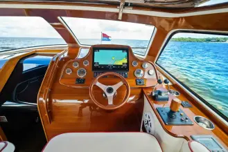 Thumbnail von Hinckley 38 CAPRI