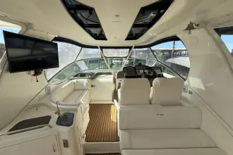 Thumbnail von Cruisers Yachts 4450 Express