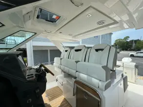 Thumbnail von Tiara Yachts 34 LS