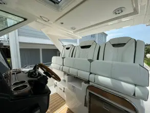 Thumbnail von Tiara Yachts 34 LS
