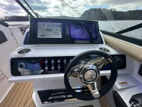 Thumbnail von Sea Ray SLX 310