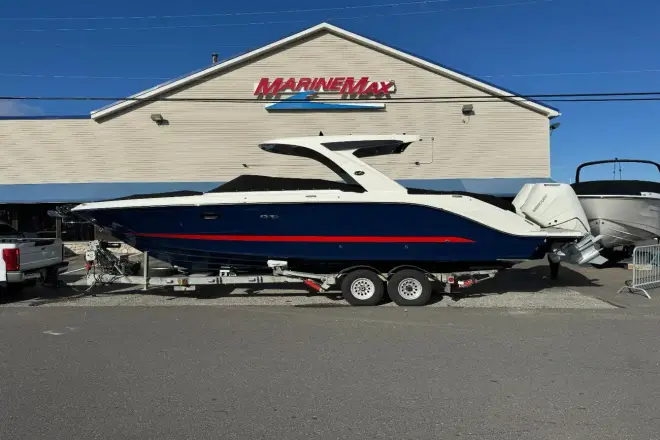 Sea Ray SLX 310 Hors-Bord