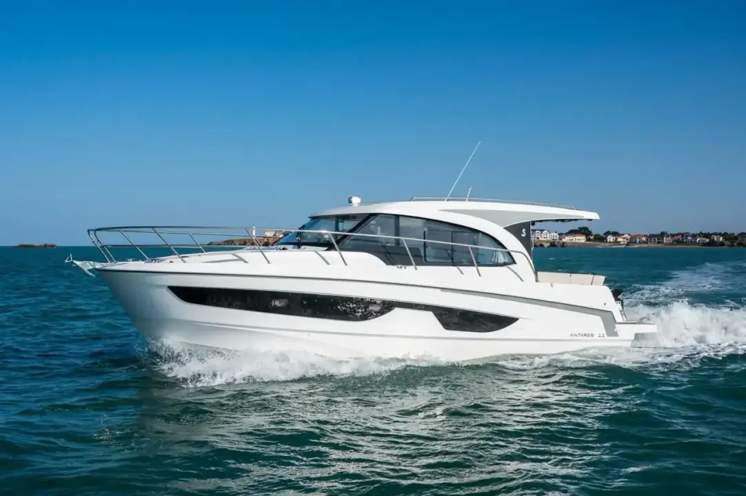 Beneteau Antares 11 SİPARİŞ İÇİN MEVCUT