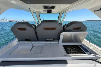 Thumbnail von Tiara Yachts 34 LS