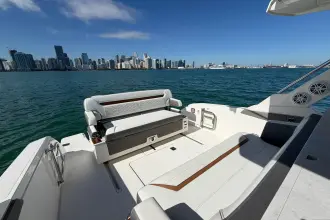 Thumbnail von Tiara Yachts 34 LS