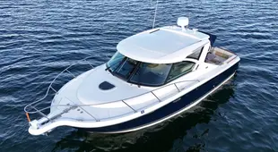Tiara Yachts 3100 Coronet