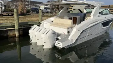 Thumbnail von Cruisers Yachts 38 GLS OB