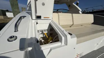 Thumbnail von Cruisers Yachts 38 GLS OB