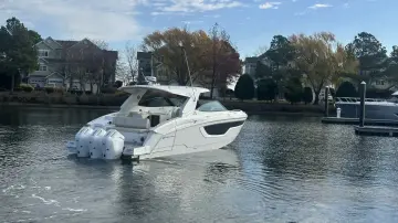 Thumbnail von Cruisers Yachts 38 GLS OB