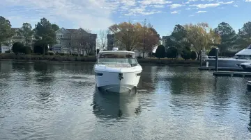 Thumbnail von Cruisers Yachts 38 GLS OB