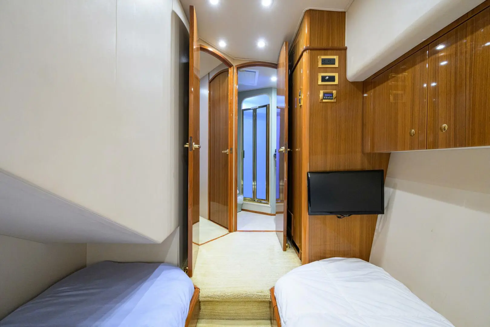 Thumbnail von Viking 64 Convertible 1/2 BARREL