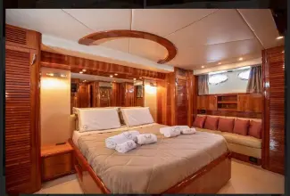 Thumbnail von Uniesse 72 Flybridge STRADIVARIA