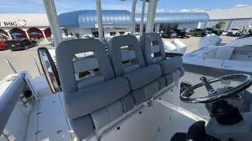 Thumbnail von Boston Whaler 360 Outrage