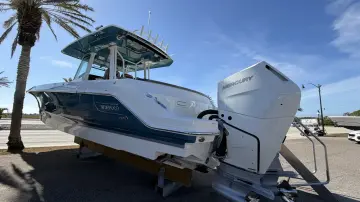 Thumbnail von Boston Whaler 360 Outrage