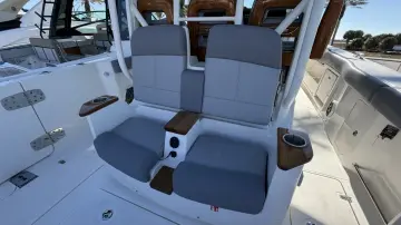 Thumbnail von Boston Whaler 360 Outrage