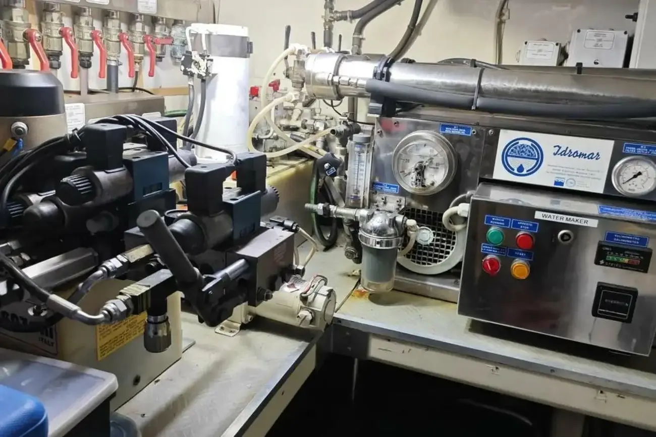 Thumbnail von Ferretti Yachts 720