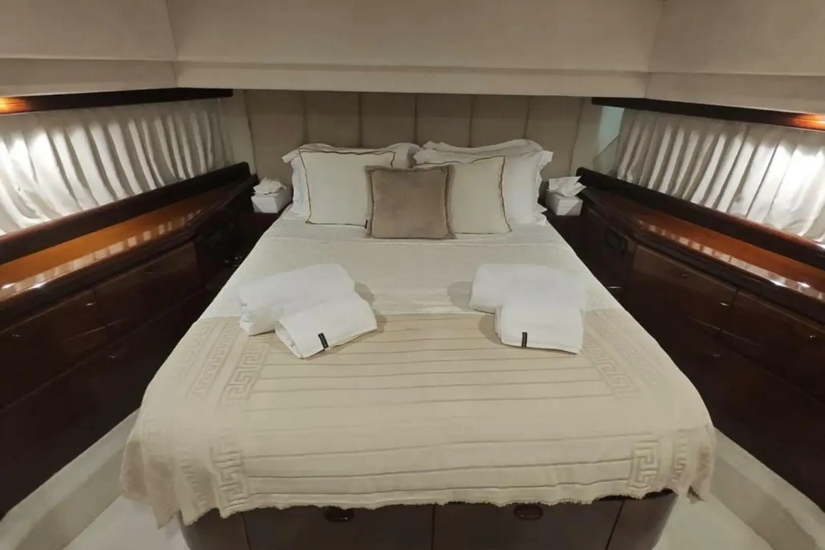 Thumbnail von Ferretti Yachts 720