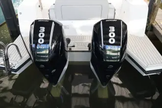 Thumbnail von Cruisers Yachts 38 VTR