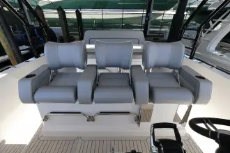 Thumbnail von Cruisers Yachts 38 VTR