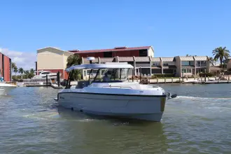 Thumbnail von Cruisers Yachts 38 VTR