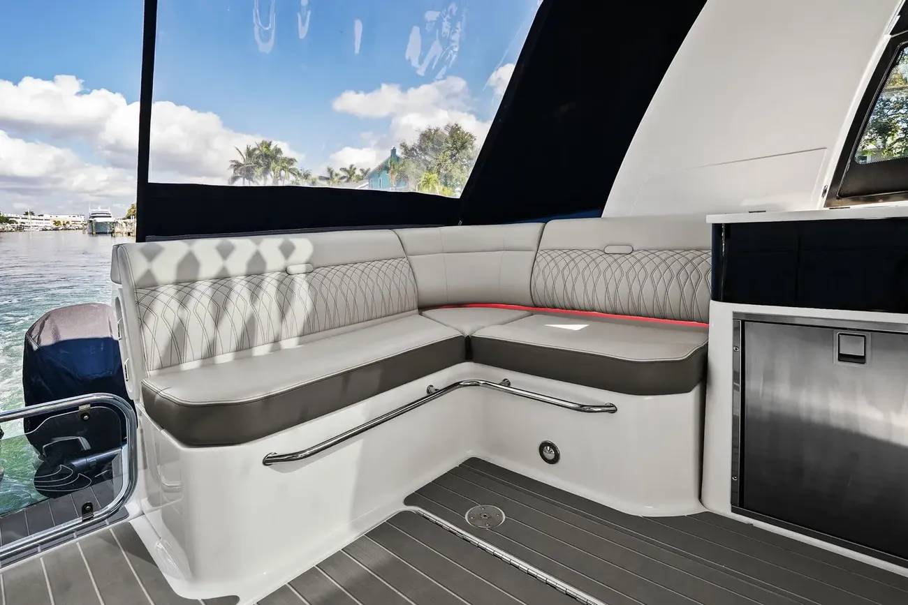 Thumbnail von Sea Ray 370 Sundancer z silnikiem zewnętrznym