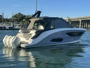 Thumbnail von Sea Ray 370 Sundancer Outboard