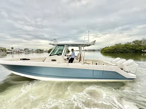 Boston Whaler 360 Outrage